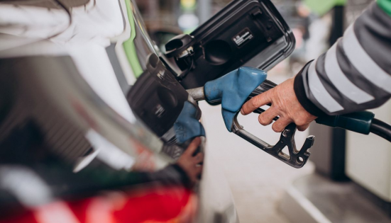 Motorina ar putea ajunge la 11,75 lei/litru, fara reducerea accizei. Guvernul pregateste prelungirea masurilor pana in 2027