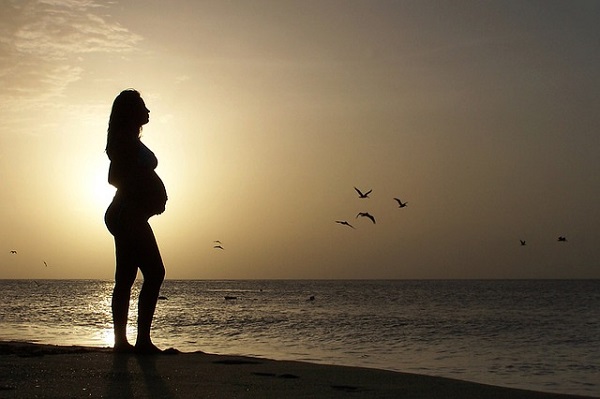 Femeile intre 20 si 45 de ani vor primi 22.250 lei pentru tratarea infertilitatii