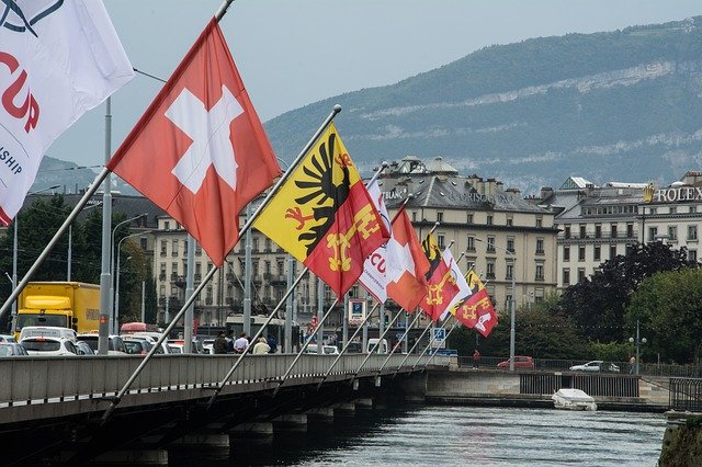 Geneva introduce salariul minim la 18.500 lei lunar