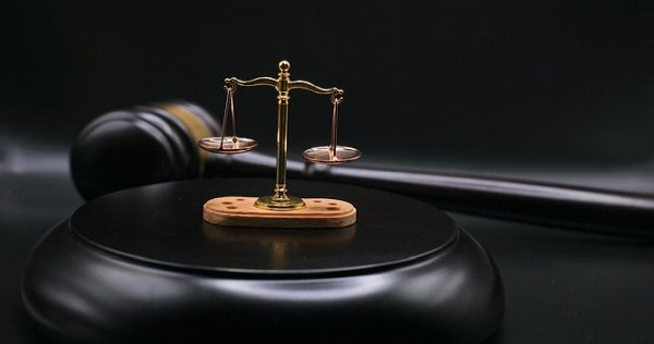 1.500 de posturi vacante din Justitie vor fi desfiintate. Forumul Judecatorilor: "Masura va bloca instantele si parchetele"
