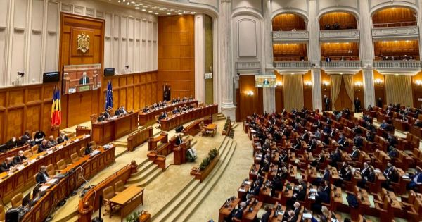 Modificari la alegerile parlamentare: De 20 de ori mai multi senatori si deputati pentru Diaspora