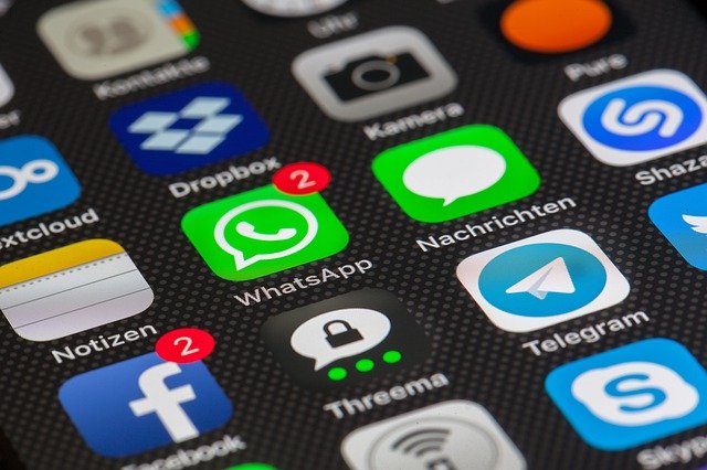 Utilizatorii WhatsApp nu vor mai putea folosi aplicatia, daca nu accepta noile reguli de procesare a datelor personale